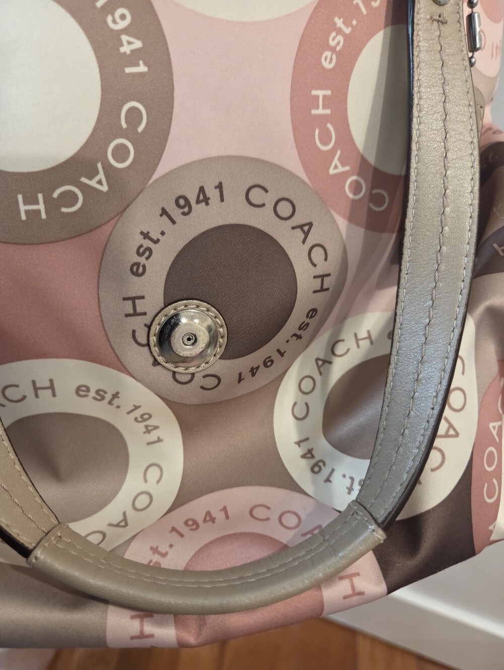 Vintage Coach Pink, Beige & Brown Soho Sateen Circle Shoulder Bag Like New - Picture 8 of 8